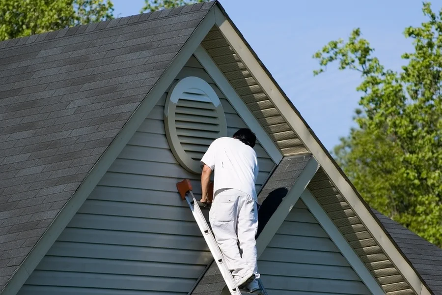 Signs Your Home Needs A Fresh Coat Of Exterior Paint in Everett, WA Signs Your Home Needs A Fresh Coat Of Exterior Paint in Everett, WA